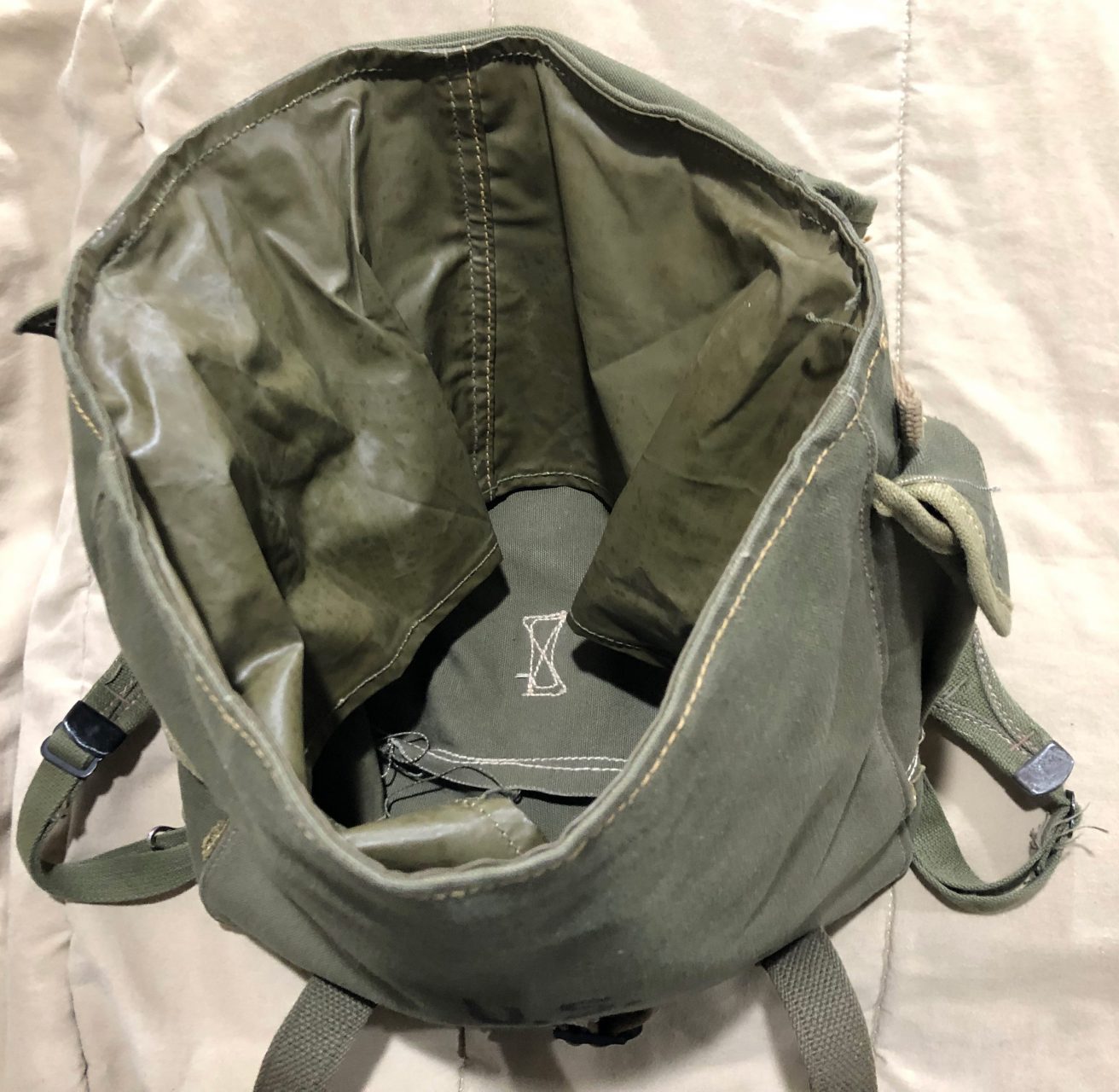 inside | KommandoPost.com | KPS Militaria Collection